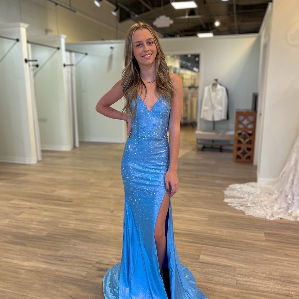 Meet your Posher, Macy